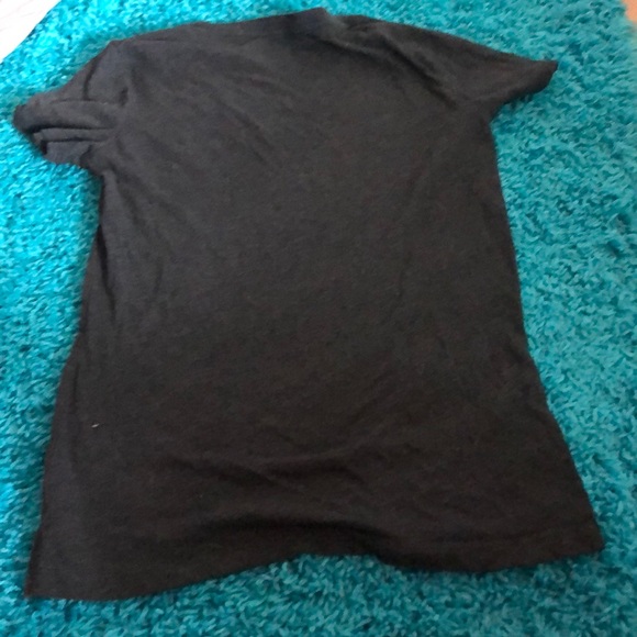 2 t-shirts - Picture 2 of 4